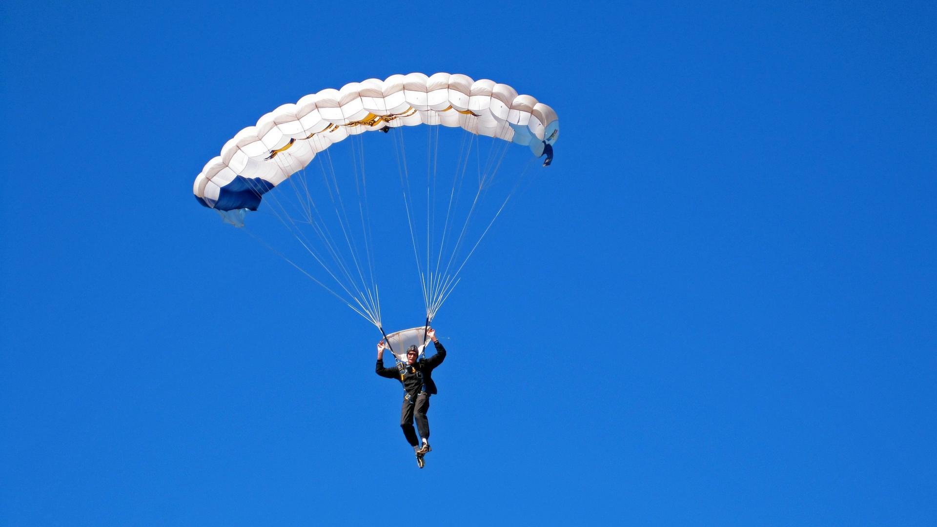 中国九游体育-“选手奋力拼搏，武汉马拉松冲刺阶段见证奇迹”